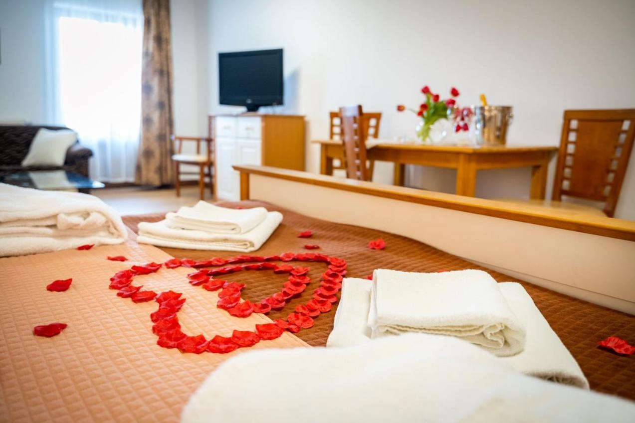 Gosciniec Molo Resort *